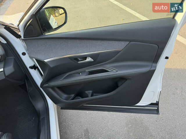 Белый Пежо 3008, объемом двигателя 2 л и пробегом 80 тыс. км за 29000 $, фото 22 на Automoto.ua