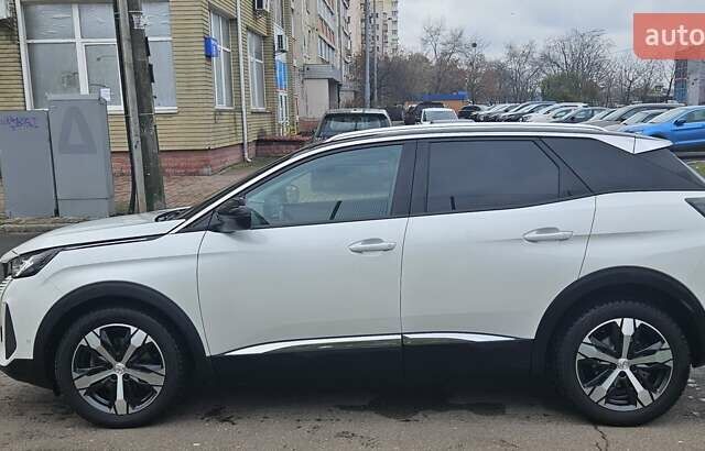 Белый Пежо 3008, объемом двигателя 2 л и пробегом 64 тыс. км за 27200 $, фото 2 на Automoto.ua