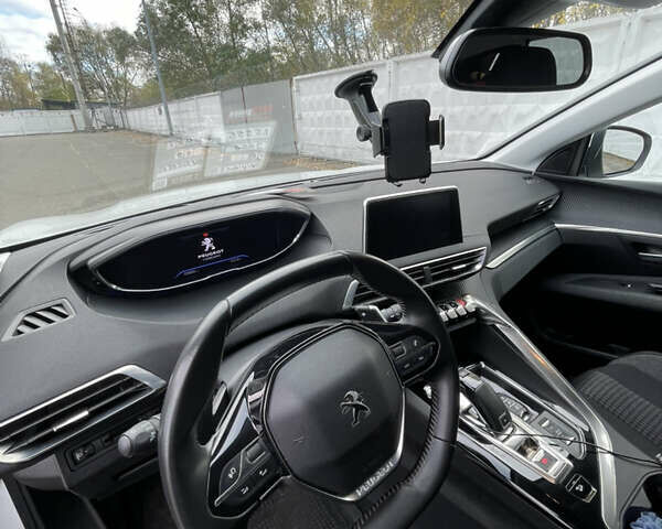 Белый Пежо 3008, объемом двигателя 1.5 л и пробегом 50 тыс. км за 25555 $, фото 5 на Automoto.ua