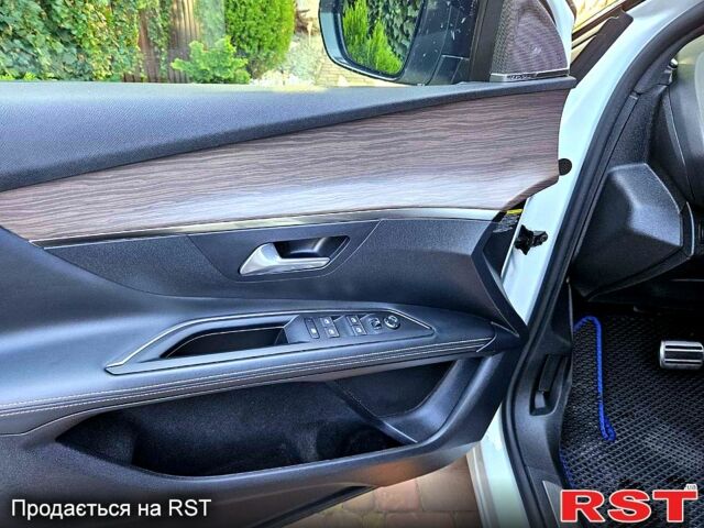 Білий Пежо 3008, об'ємом двигуна 2 л та пробігом 34 тис. км за 29500 $, фото 6 на Automoto.ua