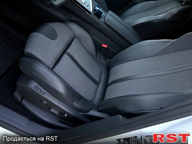 Білий Пежо 3008, об'ємом двигуна 2 л та пробігом 130 тис. км за 26500 $, фото 2 на Automoto.ua