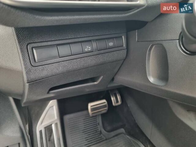 Белый Пежо 3008, объемом двигателя 2 л и пробегом 121 тыс. км за 26000 $, фото 11 на Automoto.ua