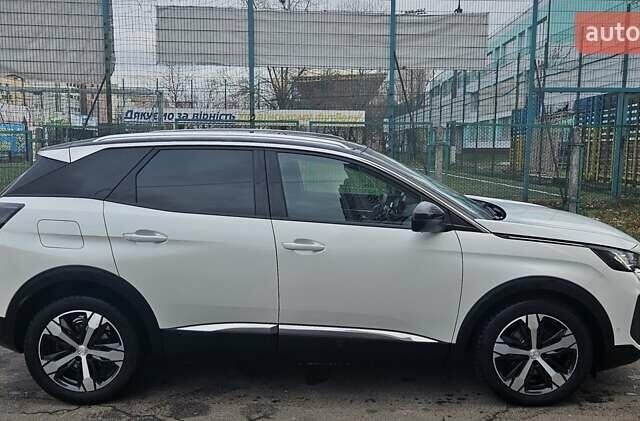 Белый Пежо 3008, объемом двигателя 2 л и пробегом 64 тыс. км за 27200 $, фото 1 на Automoto.ua