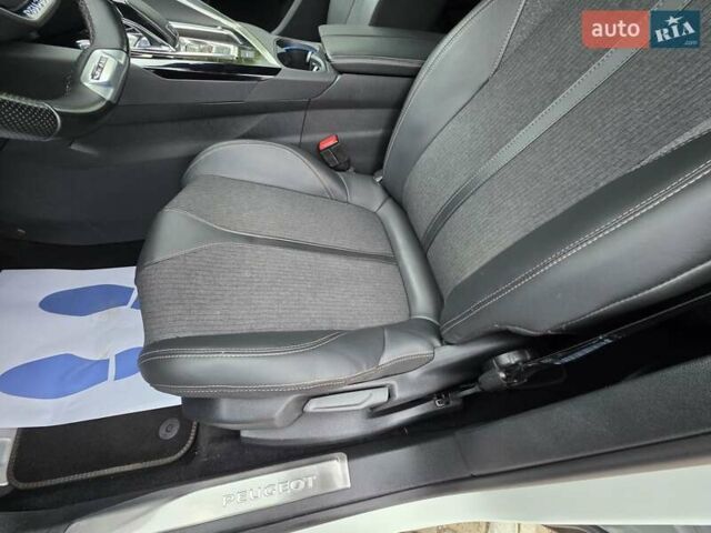 Белый Пежо 3008, объемом двигателя 1.5 л и пробегом 162 тыс. км за 21750 $, фото 82 на Automoto.ua
