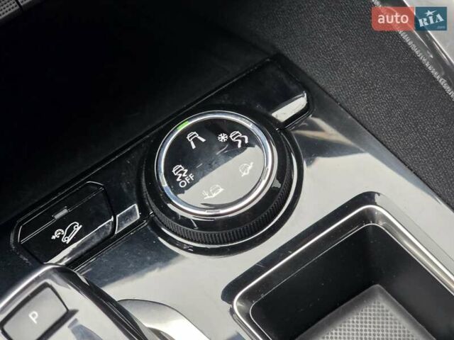 Белый Пежо 3008, объемом двигателя 1.5 л и пробегом 162 тыс. км за 21750 $, фото 90 на Automoto.ua