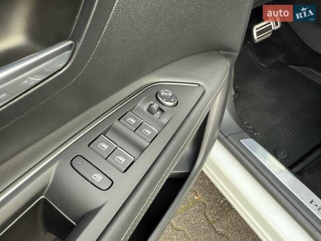 Белый Пежо 3008, объемом двигателя 2 л и пробегом 38 тыс. км за 29999 $, фото 38 на Automoto.ua