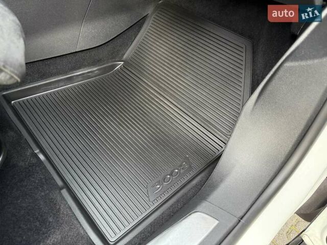 Белый Пежо 3008, объемом двигателя 2 л и пробегом 38 тыс. км за 29999 $, фото 65 на Automoto.ua