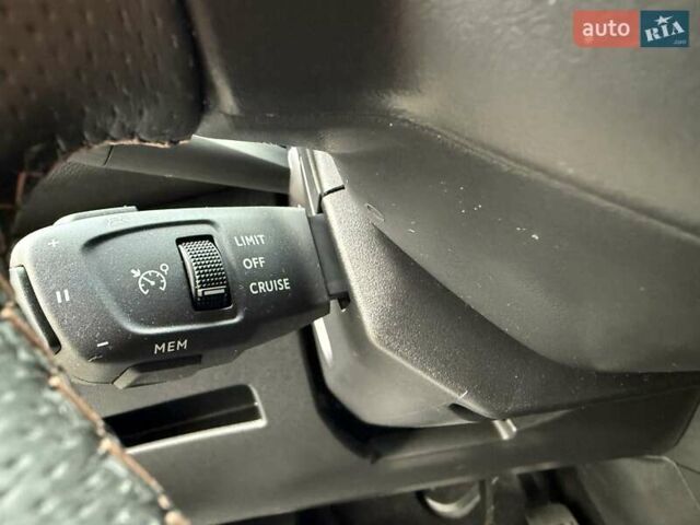 Белый Пежо 3008, объемом двигателя 2 л и пробегом 38 тыс. км за 29999 $, фото 50 на Automoto.ua