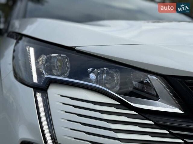 Белый Пежо 3008, объемом двигателя 2 л и пробегом 38 тыс. км за 29999 $, фото 33 на Automoto.ua