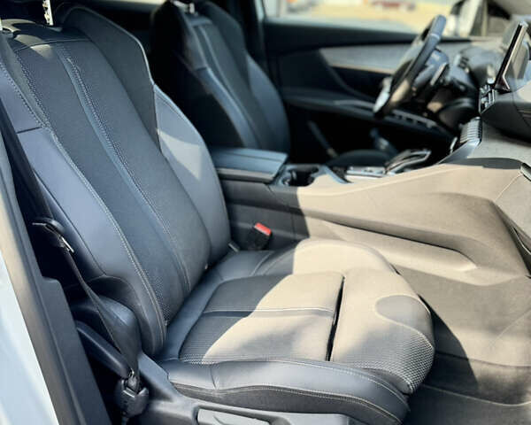 Белый Пежо 3008, объемом двигателя 2 л и пробегом 60 тыс. км за 32000 $, фото 8 на Automoto.ua