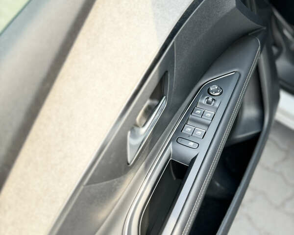 Белый Пежо 3008, объемом двигателя 2 л и пробегом 60 тыс. км за 32000 $, фото 16 на Automoto.ua