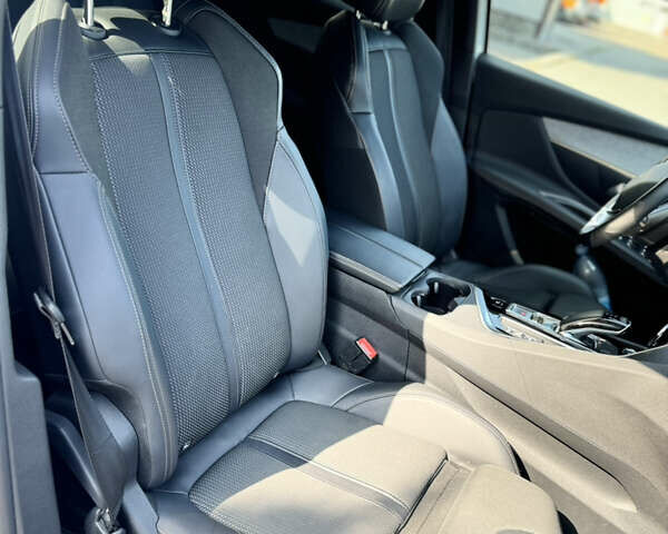 Белый Пежо 3008, объемом двигателя 2 л и пробегом 60 тыс. км за 32000 $, фото 9 на Automoto.ua