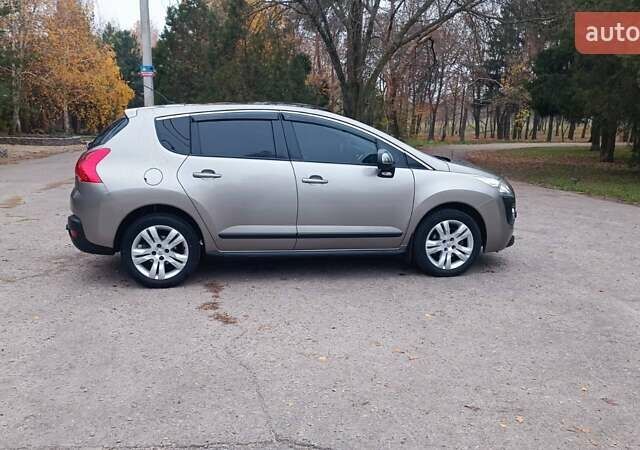 Бежевый Пежо 3008, объемом двигателя 2 л и пробегом 227 тыс. км за 9400 $, фото 17 на Automoto.ua