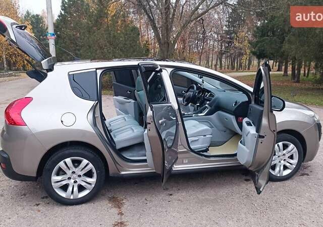 Бежевый Пежо 3008, объемом двигателя 2 л и пробегом 227 тыс. км за 9400 $, фото 18 на Automoto.ua