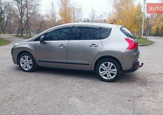 Бежевый Пежо 3008, объемом двигателя 2 л и пробегом 227 тыс. км за 9400 $, фото 9 на Automoto.ua