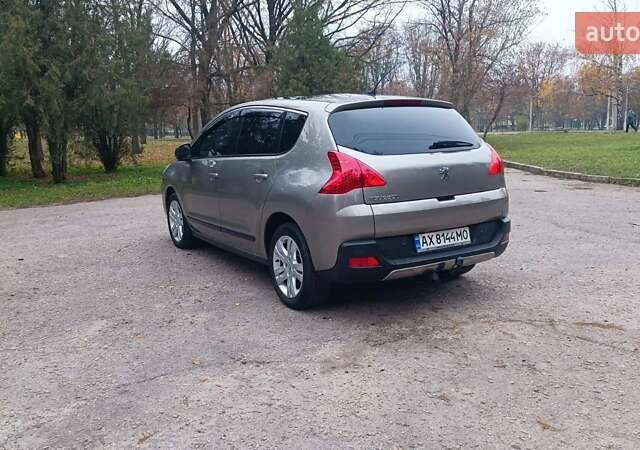 Бежевый Пежо 3008, объемом двигателя 2 л и пробегом 227 тыс. км за 9400 $, фото 11 на Automoto.ua