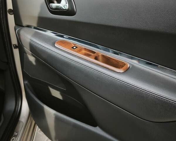 Бежевый Пежо 3008, объемом двигателя 1.6 л и пробегом 216 тыс. км за 8500 $, фото 10 на Automoto.ua