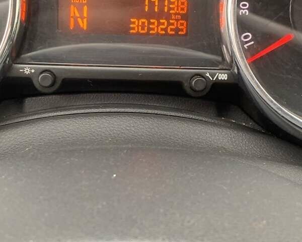 Бежевий Пежо 3008, об'ємом двигуна 1.6 л та пробігом 303 тис. км за 6700 $, фото 11 на Automoto.ua