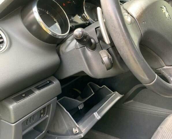 Бежевий Пежо 3008, об'ємом двигуна 1.6 л та пробігом 303 тис. км за 6700 $, фото 6 на Automoto.ua