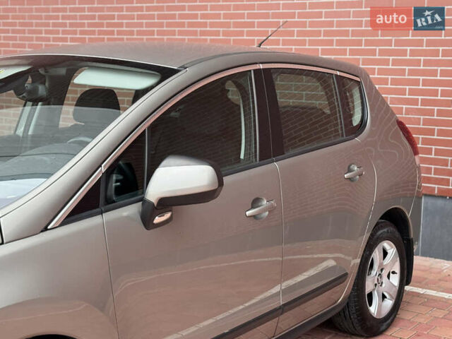 Бежевый Пежо 3008, объемом двигателя 1.6 л и пробегом 122 тыс. км за 10900 $, фото 14 на Automoto.ua