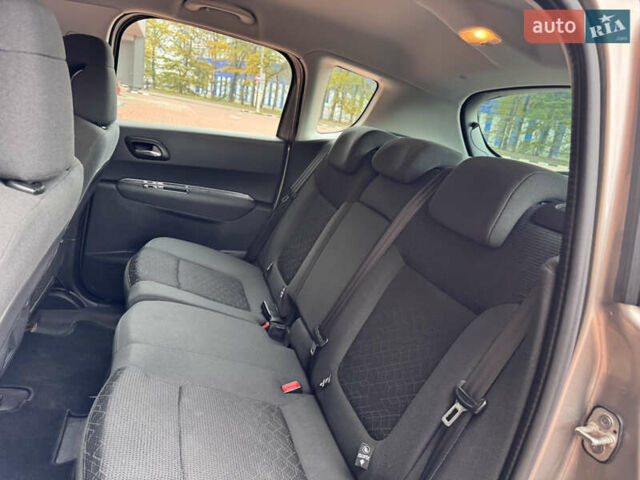 Бежевый Пежо 3008, объемом двигателя 1.6 л и пробегом 122 тыс. км за 10900 $, фото 50 на Automoto.ua