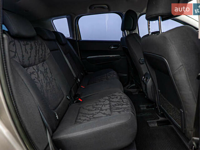 Бежевый Пежо 3008, объемом двигателя 1.6 л и пробегом 144 тыс. км за 10789 $, фото 18 на Automoto.ua