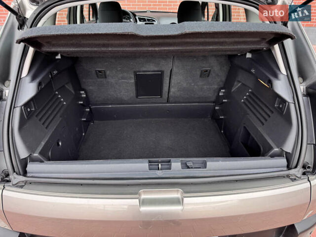 Бежевый Пежо 3008, объемом двигателя 1.6 л и пробегом 122 тыс. км за 10900 $, фото 42 на Automoto.ua