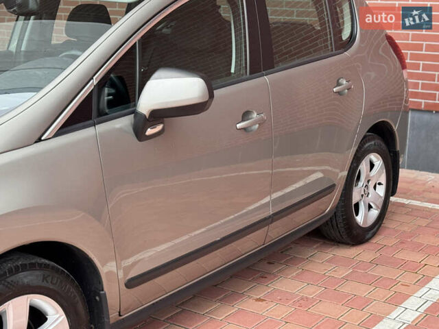 Бежевый Пежо 3008, объемом двигателя 1.6 л и пробегом 122 тыс. км за 10900 $, фото 15 на Automoto.ua