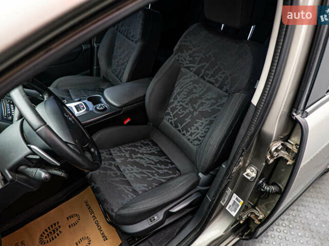 Бежевый Пежо 3008, объемом двигателя 1.6 л и пробегом 144 тыс. км за 10789 $, фото 8 на Automoto.ua