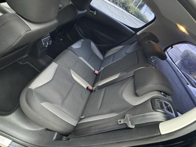 Чорний Пежо 3008, об'ємом двигуна 1.6 л та пробігом 160 тис. км за 7300 $, фото 5 на Automoto.ua