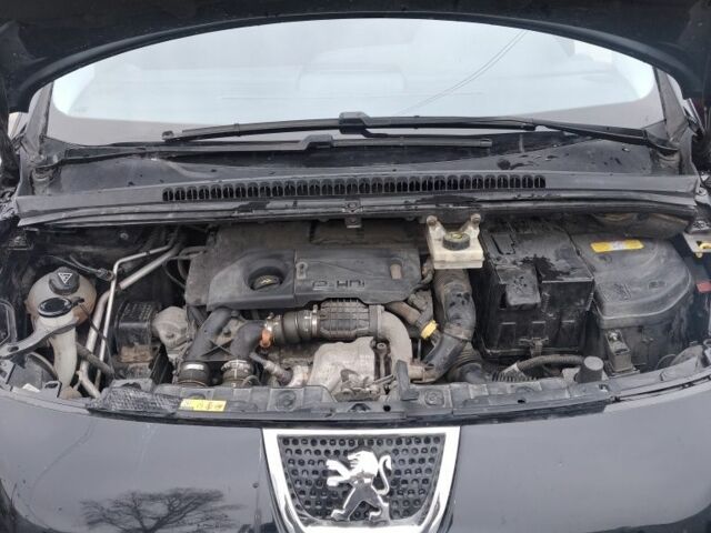 Чорний Пежо 3008, об'ємом двигуна 1.6 л та пробігом 226 тис. км за 5000 $, фото 7 на Automoto.ua