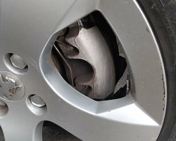 Черный Пежо 3008, объемом двигателя 2 л и пробегом 242 тыс. км за 8400 $, фото 9 на Automoto.ua