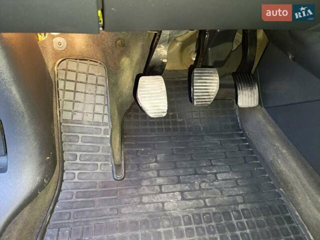 Чорний Пежо 3008, об'ємом двигуна 1.6 л та пробігом 289 тис. км за 7999 $, фото 17 на Automoto.ua