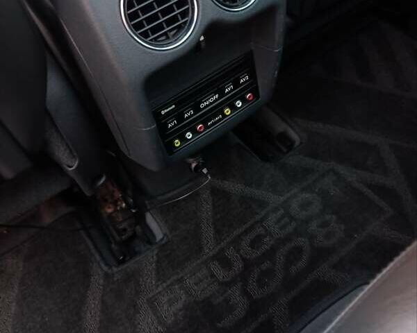 Черный Пежо 3008, объемом двигателя 2 л и пробегом 260 тыс. км за 10900 $, фото 40 на Automoto.ua