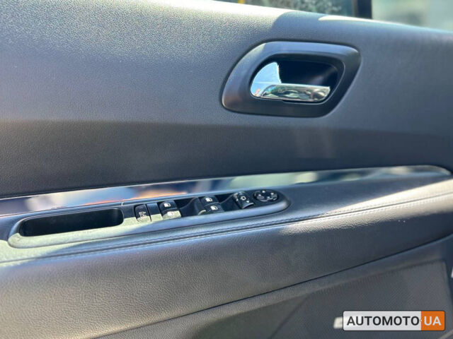 Черный Пежо 3008, объемом двигателя 1.6 л и пробегом 237 тыс. км за 9200 $, фото 6 на Automoto.ua