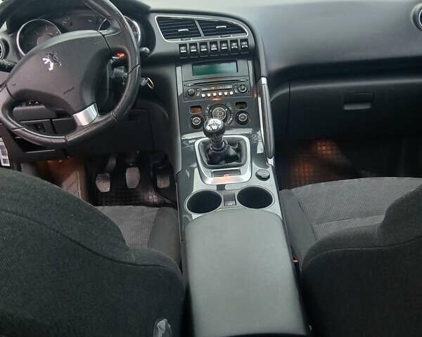 Чорний Пежо 3008, об'ємом двигуна 1.56 л та пробігом 290 тис. км за 7300 $, фото 9 на Automoto.ua