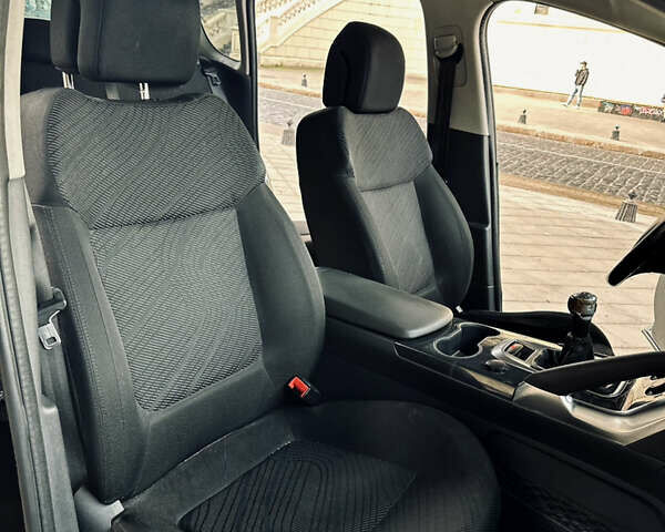 Черный Пежо 3008, объемом двигателя 1.6 л и пробегом 118 тыс. км за 5900 $, фото 7 на Automoto.ua