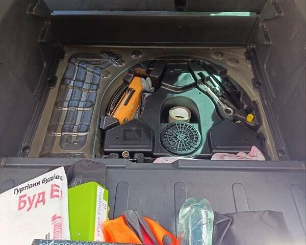 Черный Пежо 3008, объемом двигателя 2 л и пробегом 260 тыс. км за 10900 $, фото 10 на Automoto.ua