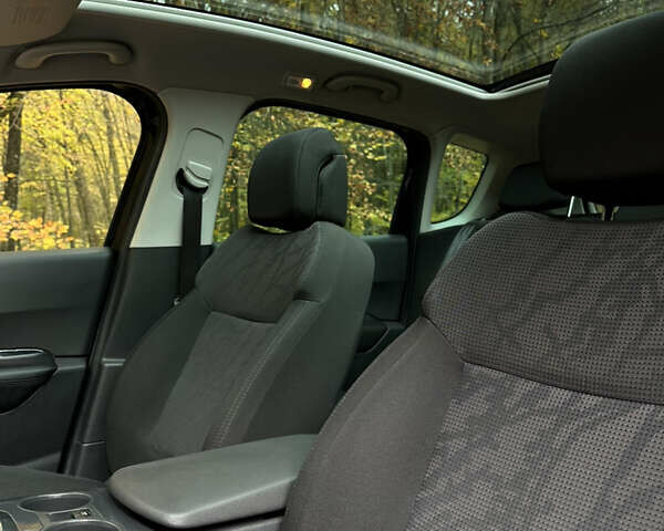 Пежо 3008 2010 в Львове на Automoto.ua Черный Пежо 3008, объемом двигателя 1.6 л и пробегом 206 тыс. км за 7700 $, фото 25 на Automoto.ua
