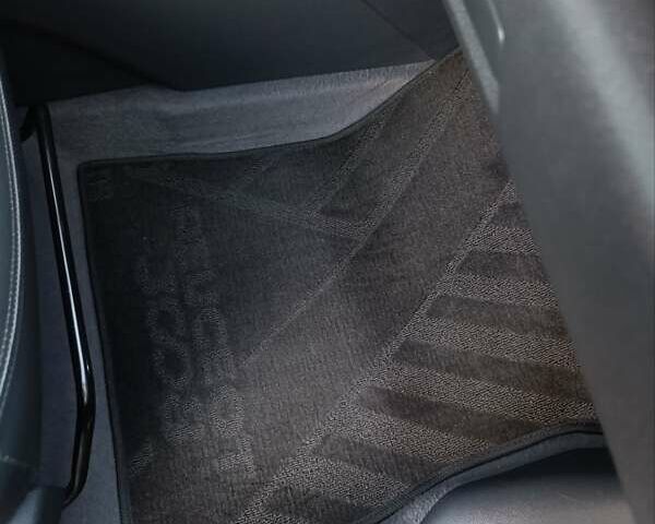 Черный Пежо 3008, объемом двигателя 2 л и пробегом 260 тыс. км за 10900 $, фото 39 на Automoto.ua