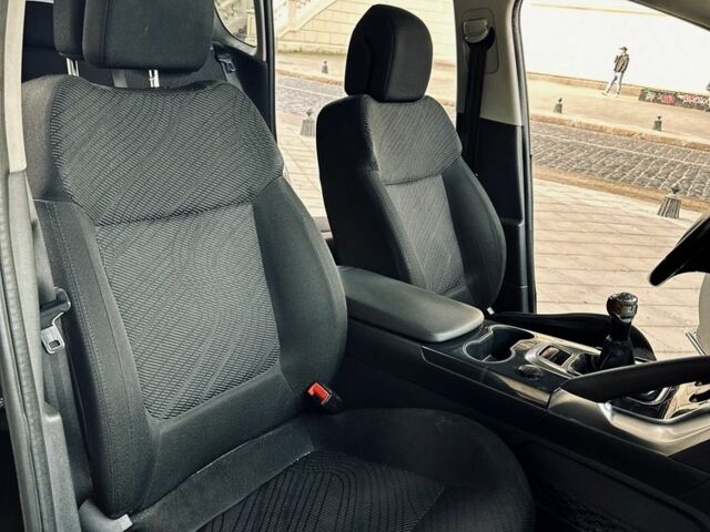 Черный Пежо 3008, объемом двигателя 1.6 л и пробегом 118 тыс. км за 5900 $, фото 7 на Automoto.ua