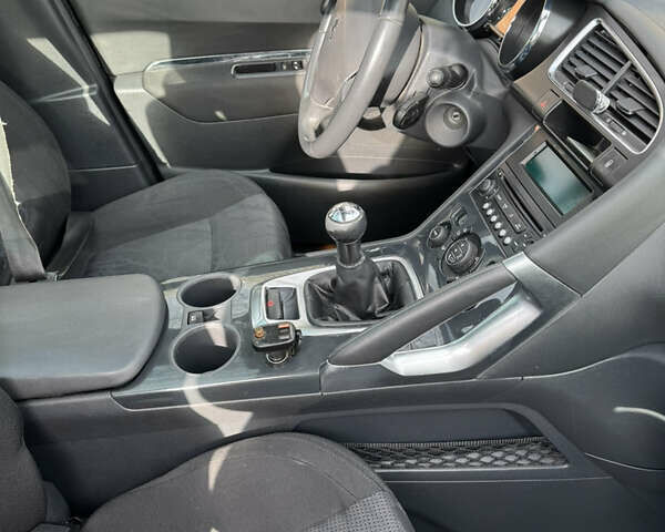 Черный Пежо 3008, объемом двигателя 1.6 л и пробегом 180 тыс. км за 7500 $, фото 13 на Automoto.ua