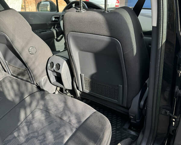 Черный Пежо 3008, объемом двигателя 1.6 л и пробегом 180 тыс. км за 7500 $, фото 16 на Automoto.ua