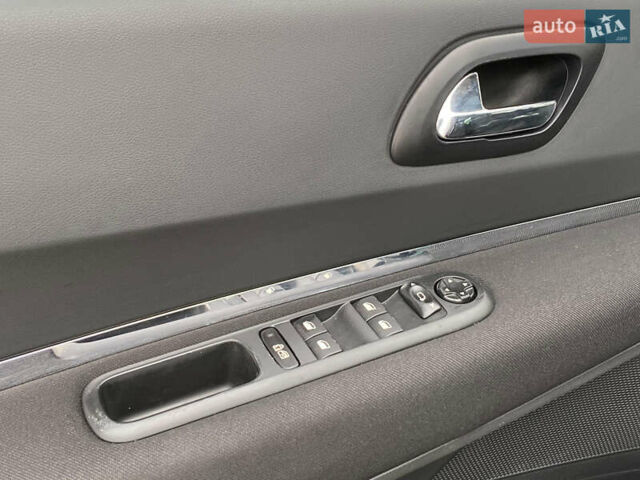 Черный Пежо 3008, объемом двигателя 1.6 л и пробегом 262 тыс. км за 8999 $, фото 20 на Automoto.ua