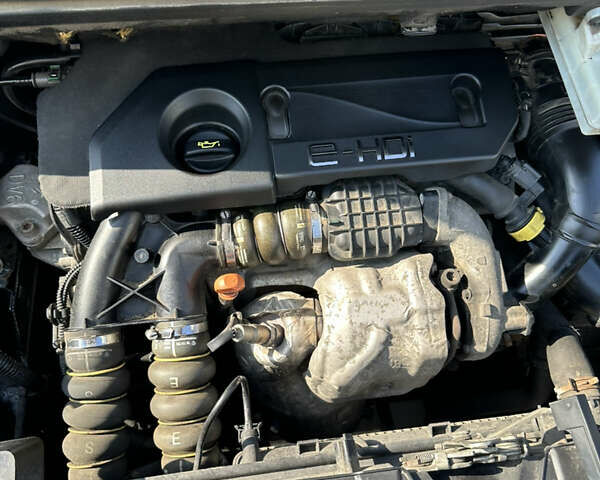 Чорний Пежо 3008, об'ємом двигуна 1.6 л та пробігом 275 тис. км за 8500 $, фото 21 на Automoto.ua