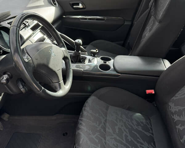 Черный Пежо 3008, объемом двигателя 1.6 л и пробегом 180 тыс. км за 7500 $, фото 7 на Automoto.ua