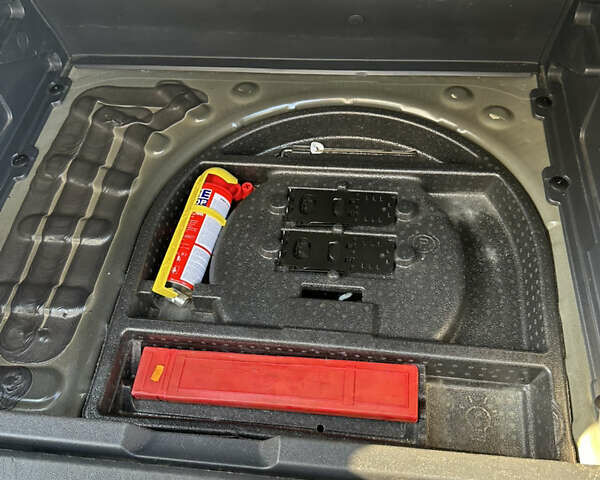 Чорний Пежо 3008, об'ємом двигуна 1.6 л та пробігом 275 тис. км за 8500 $, фото 28 на Automoto.ua