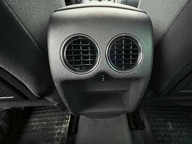 Черный Пежо 3008, объемом двигателя 2 л и пробегом 234 тыс. км за 9500 $, фото 13 на Automoto.ua