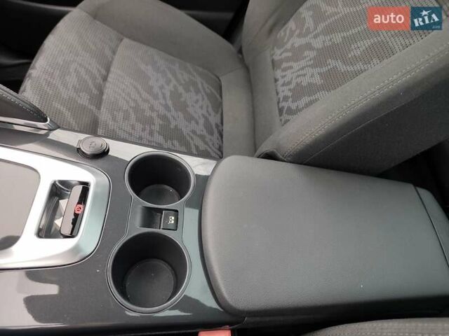 Черный Пежо 3008, объемом двигателя 2 л и пробегом 245 тыс. км за 10950 $, фото 49 на Automoto.ua