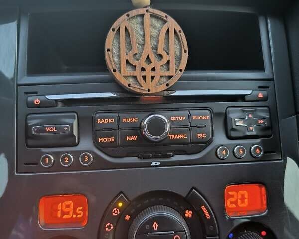 Чорний Пежо 3008, об'ємом двигуна 1.56 л та пробігом 206 тис. км за 9550 $, фото 16 на Automoto.ua